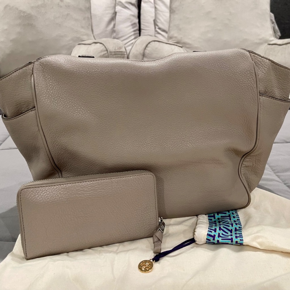 Grey Tory Burch Hobo Purse and wallet set - Picture 3 of 4